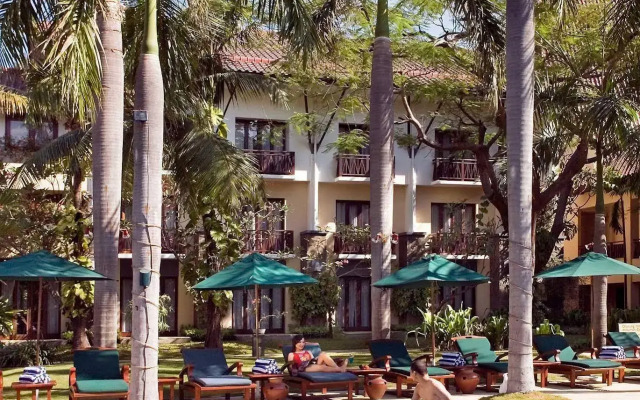 Novotel Surabaya - Hotel & Suites