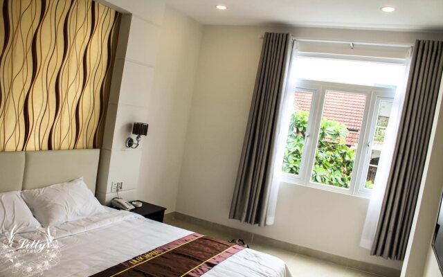 LiLLy Hotel