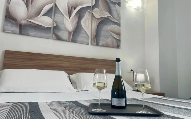 Onlyrooms V - Central & Train Station