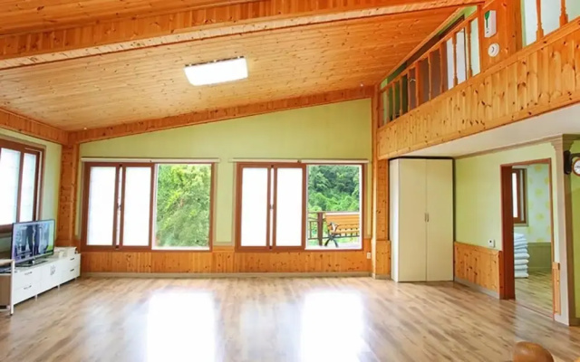 Namhae Baramkkot Pension