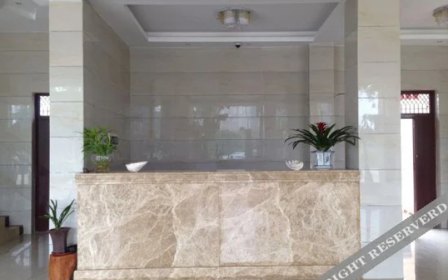 Yintanjinshu Business Hotel