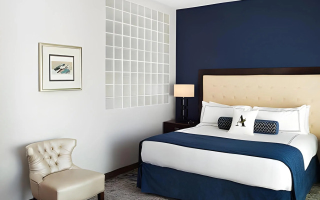 Atheneum Suite Hotel