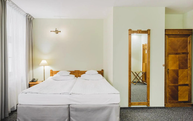 Hotel Solaris