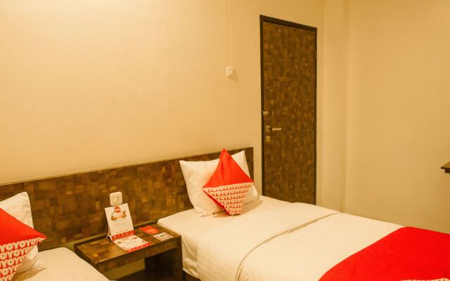 OYO 178 Denata B&B