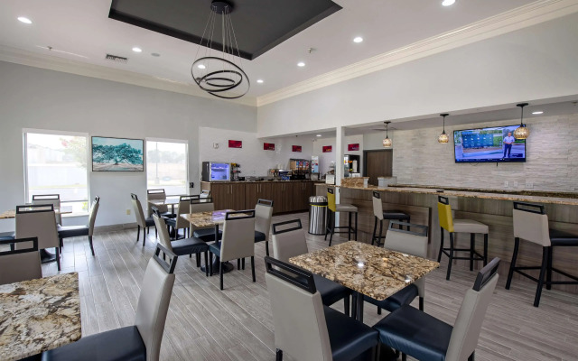 Best Western Plus Vermilion River Inn & Suites