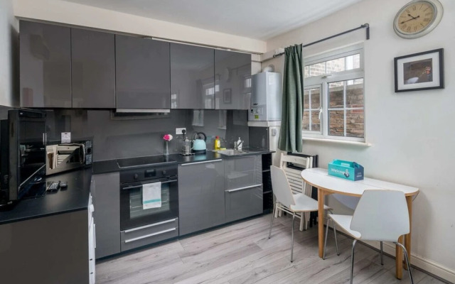 Contemporary 2 Bedroom Apartment in Angel