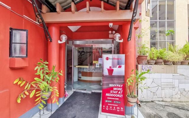 RedDoorz near Davao Doctors Hospital