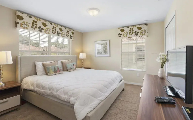 Paradise Palms 8869