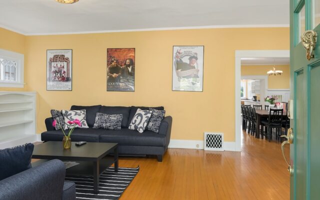 Seattle Vacation Home: The Campus