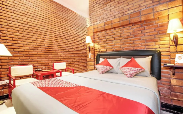 Super OYO Townhouse Oak Maxi Hotel Legian