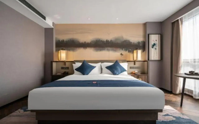 Rezen Dong Hotel