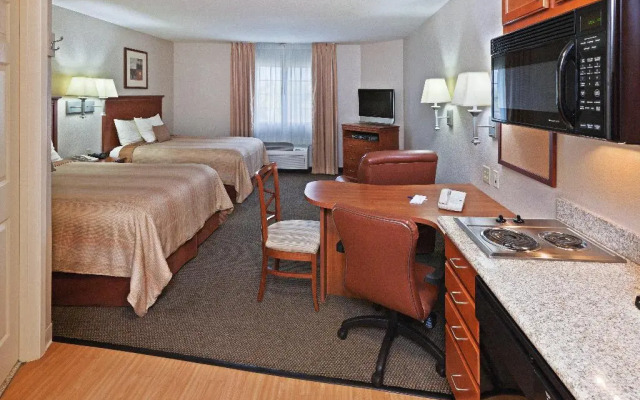 Candlewood Suites Wichita Falls @ Maurine St.