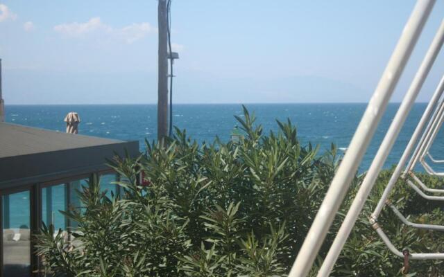 Sea view flat @ centre LOUTRAKI 1BR
