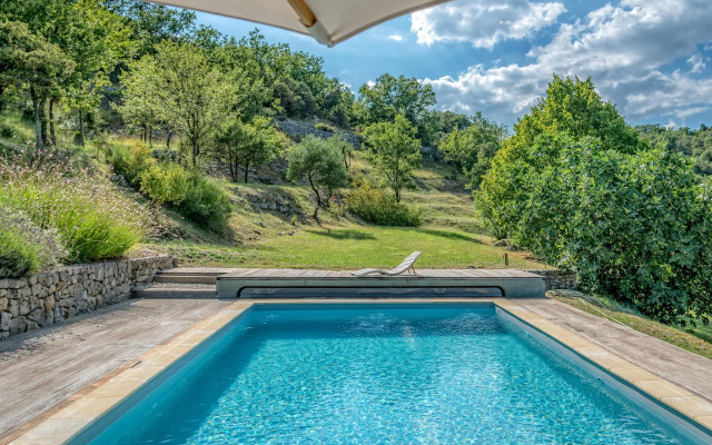 Attractive Villa in Banne with Private Swimming Pool