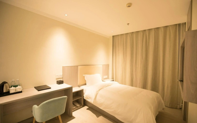Beijing Saga Hotel