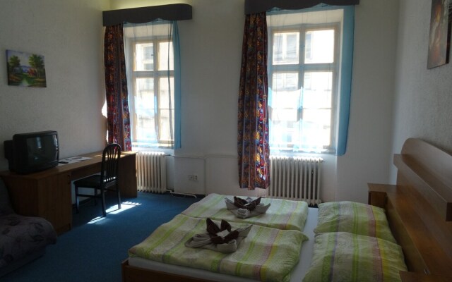 Grand Luxury Hotel