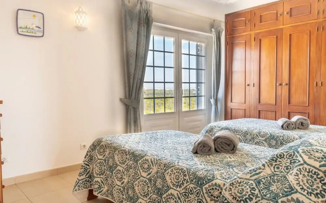 11 Marinha Two Bedroom Apt at Praia do Marinha