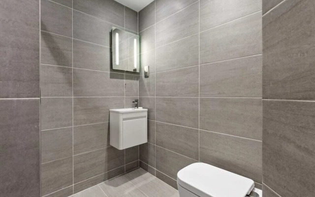 Elegant 2 Bed Apt W/patio nr West Hampstead