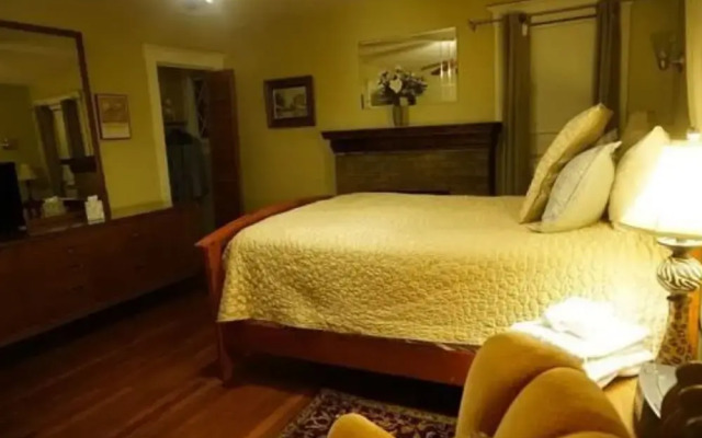 University Circle Bed and Breakfast