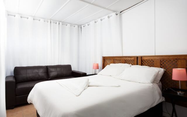 Gariep Dam SunRose Group of Guest Houses