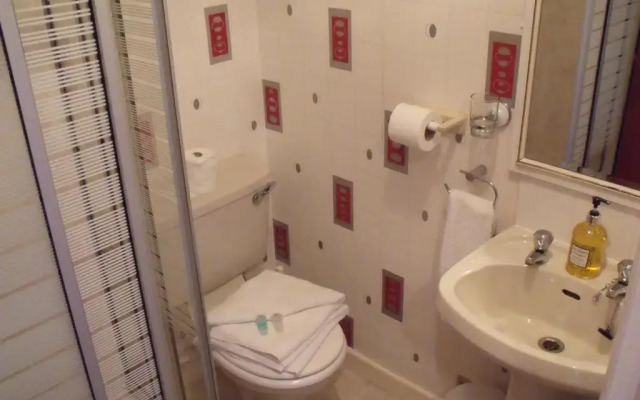 Benson Hotel - Small Families & Couples only
