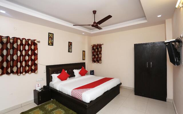 OYO 22078 Hotel Grand