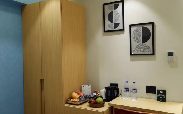 Aralia - A Business Hotel MIDC