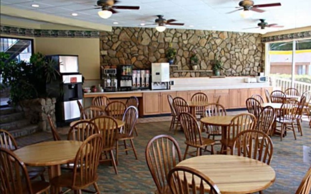 Weathervane Terrace Inn and Suites