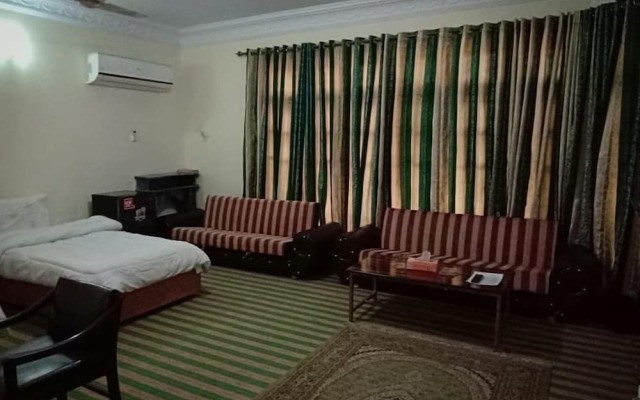 Shahi Palace Guest House