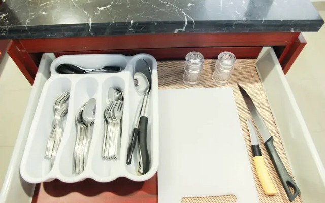 Luxurious 4br Essence Dharmawangsa Apartment