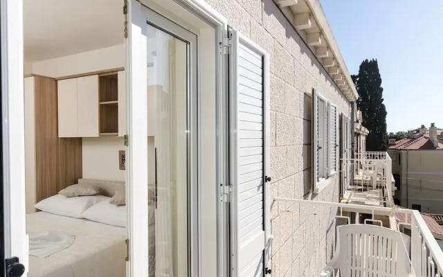 Apartment 4U