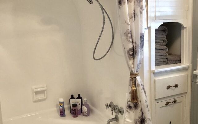 Edgewood Bed & Breakfast