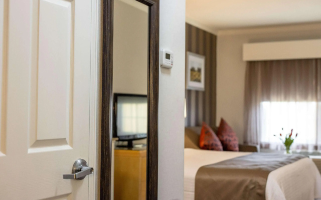 Best Western Plus Dixon Davis
