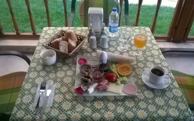 Tuana Hotel