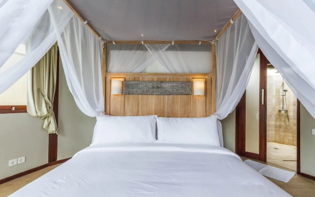 Blue Lagoon Avia Villas