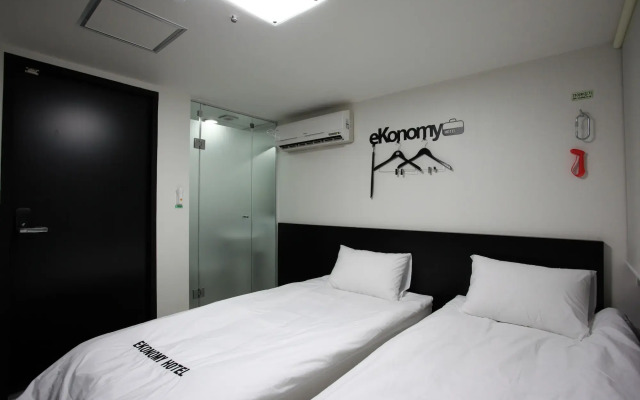 Ekonomy Hotel Myeongdong premier