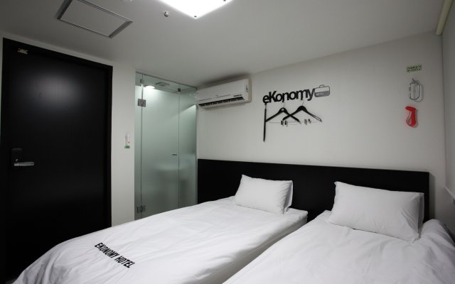 Ekonomy Hotel Myeongdong premier