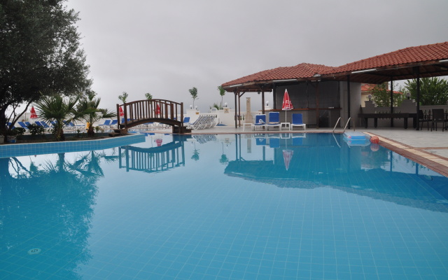 Sunshine Holiday Resort
