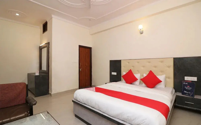 Oyo 22359 Hotel Raj Palace