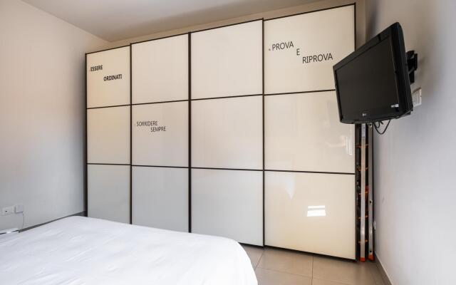 Bergonzoni Modern Apartment by Wonderful Italy