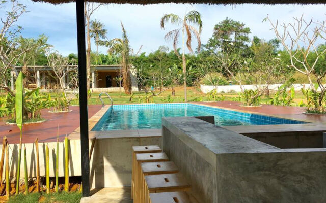 Koh Mak Ao Kao White Sand Beach