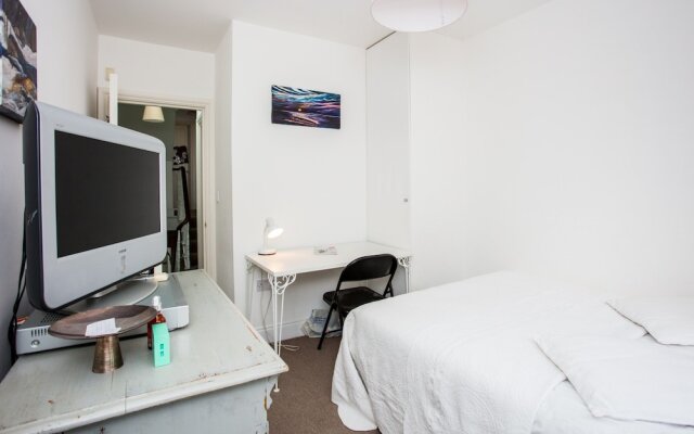 Wonderful 4 Bedroom Home In Kensal Rise