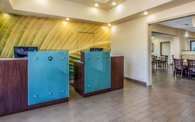 La Quinta Inn & Suites by Wyndham Carlsbad - Legoland Area