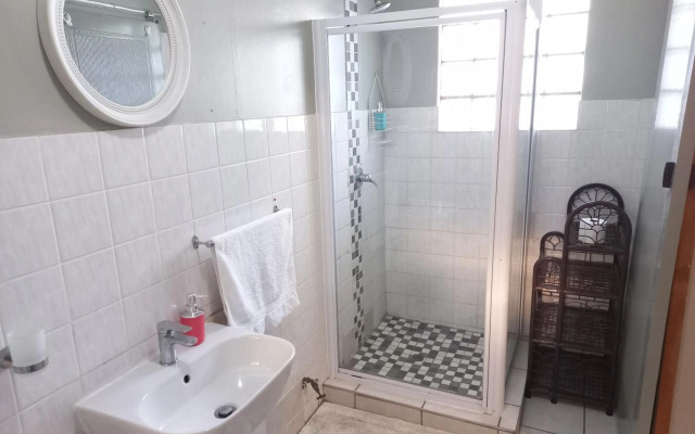 Elegant 1-Bedroom Apartment with pool.