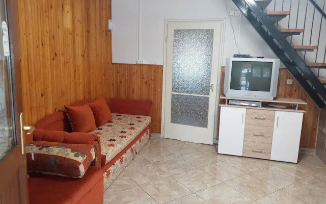 A Whole Holiday House With a Garden in Fonyód for 2-10 Persons
