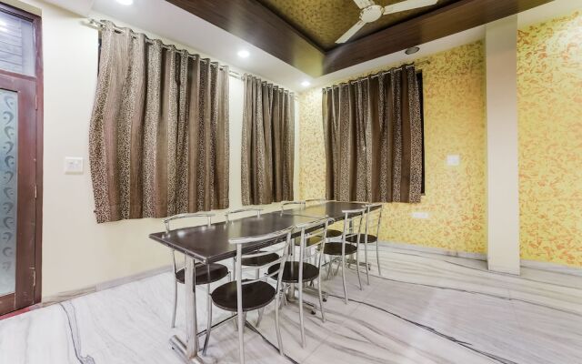 Capital O 37274 The Royal Palace