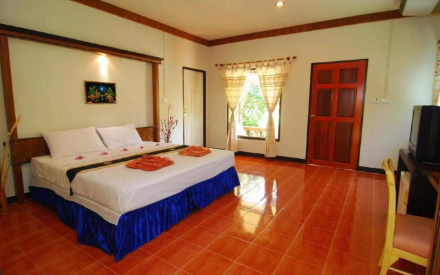 Lanta Nice Beach Resort