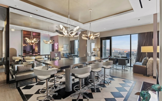 StripViewSuites at Palms Place Penthouses