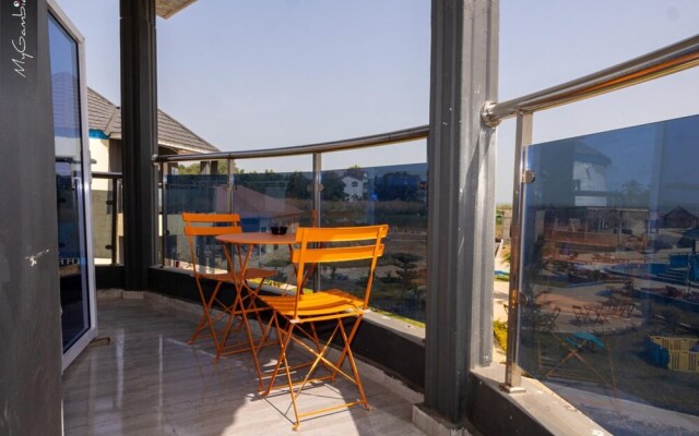 Lovely 13-bed Complex on Cape Point Beach, Bakau - Bojang River Lodge