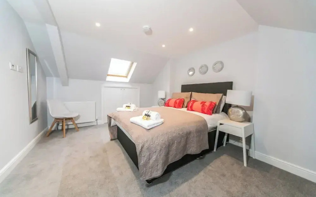 Flat 14 Helena House, 1-bed, Sleeps 3, Parking